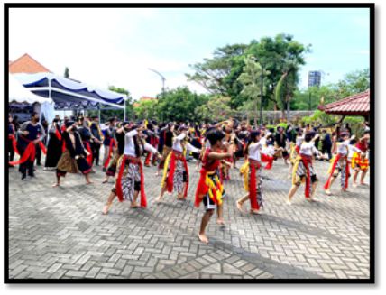 BELAJAR BERSAMA DI MUSEUM ( BBM )“REOG PONOROGO” SEBAGAI WARISAN BUDAYA TAK BENDA