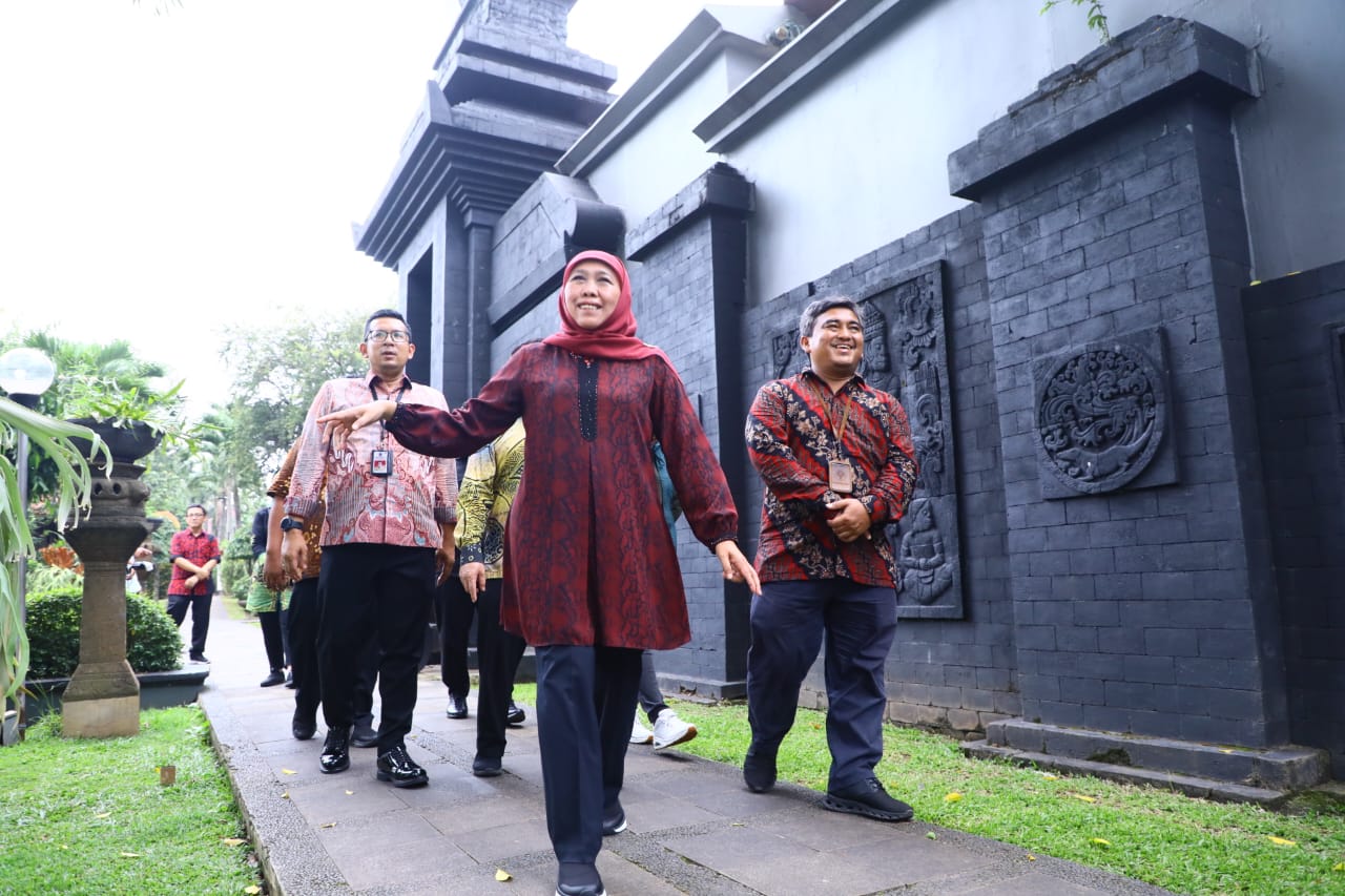 Tinjau Persiapan OIC-CA 2023 di Anjungan Jatim TMII, Gubernur Khofifah Akan Maksimalkan Untuk Kenalkan Budaya Sekaligus Gaet Investor